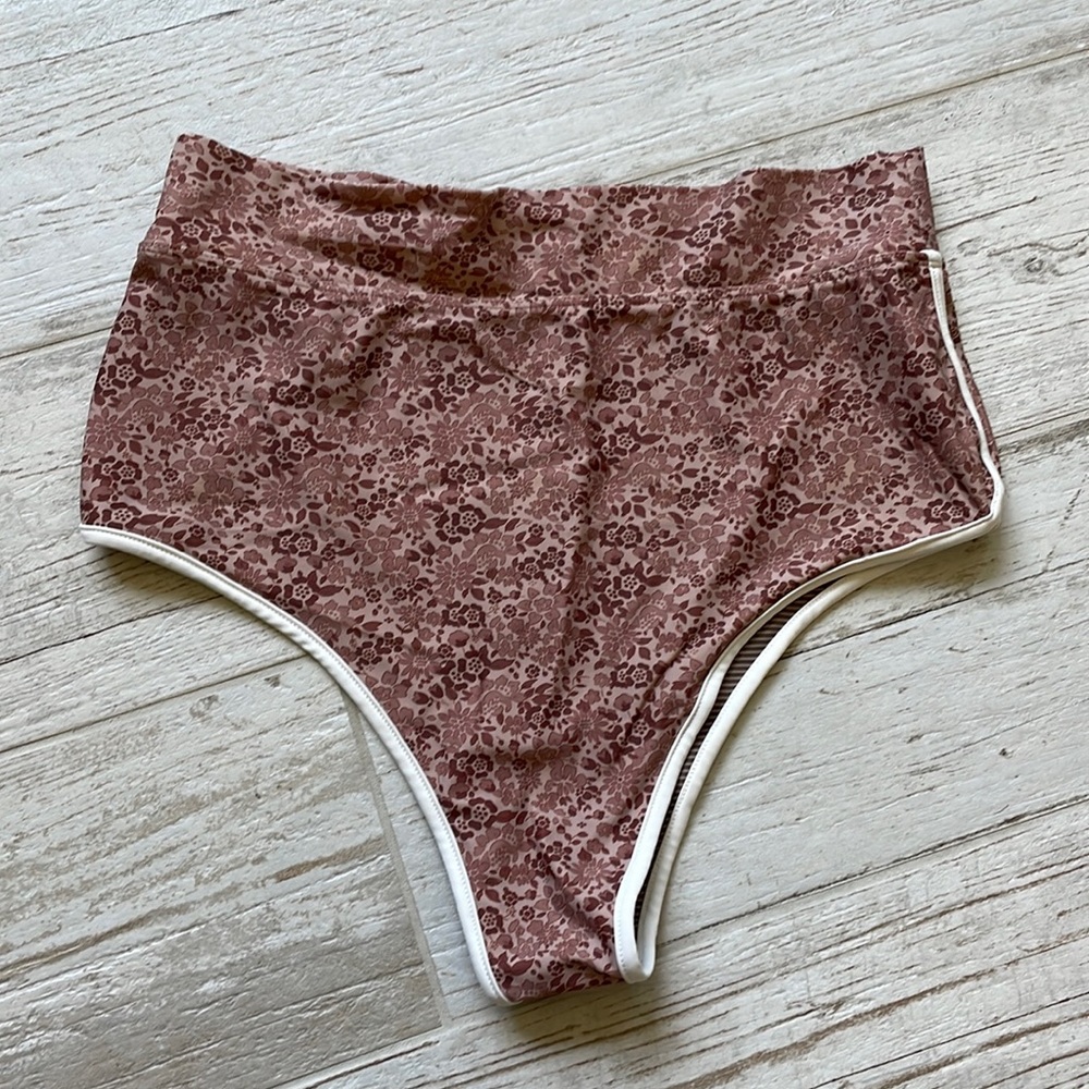 Acacia Olive bottom